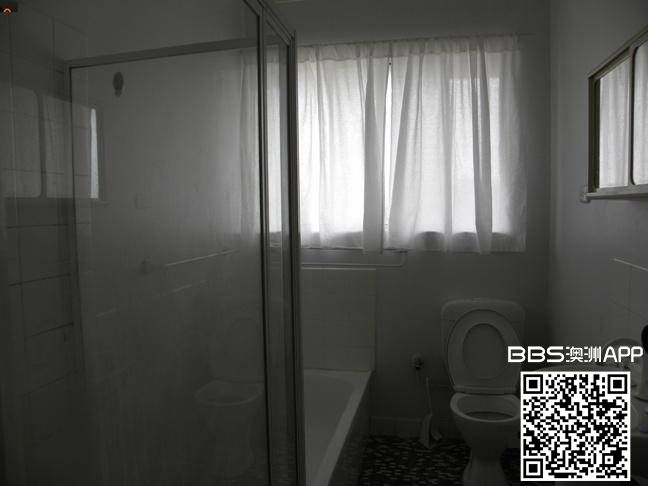 ad_bathroom.JPG