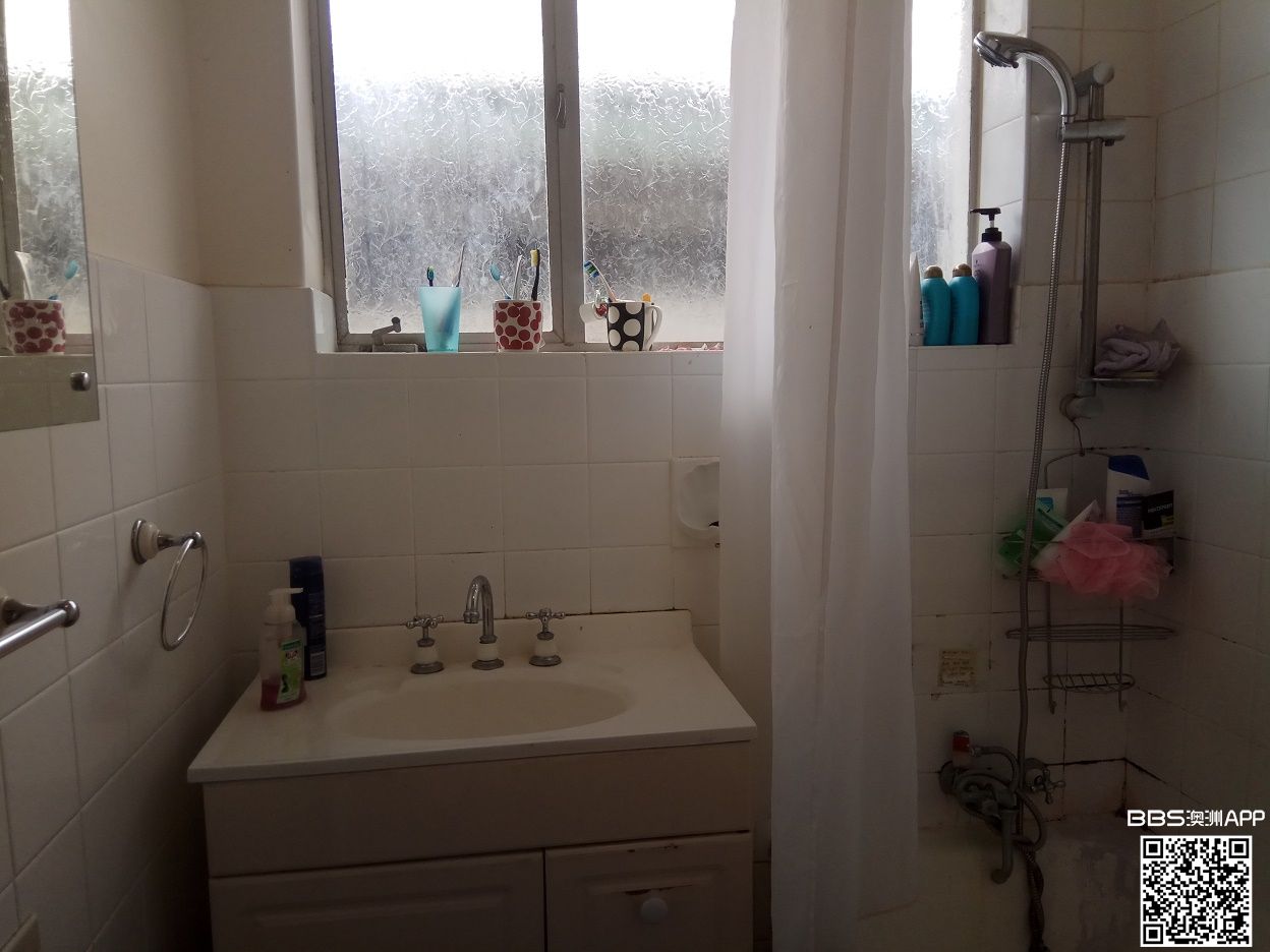 bathroom1.jpg