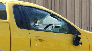 ʮ�˳ֵ�ҹ����լȺɱһ�� ɱ���˺������뿪