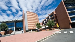 UWSѧŮͬѧ ͣȡѧλ