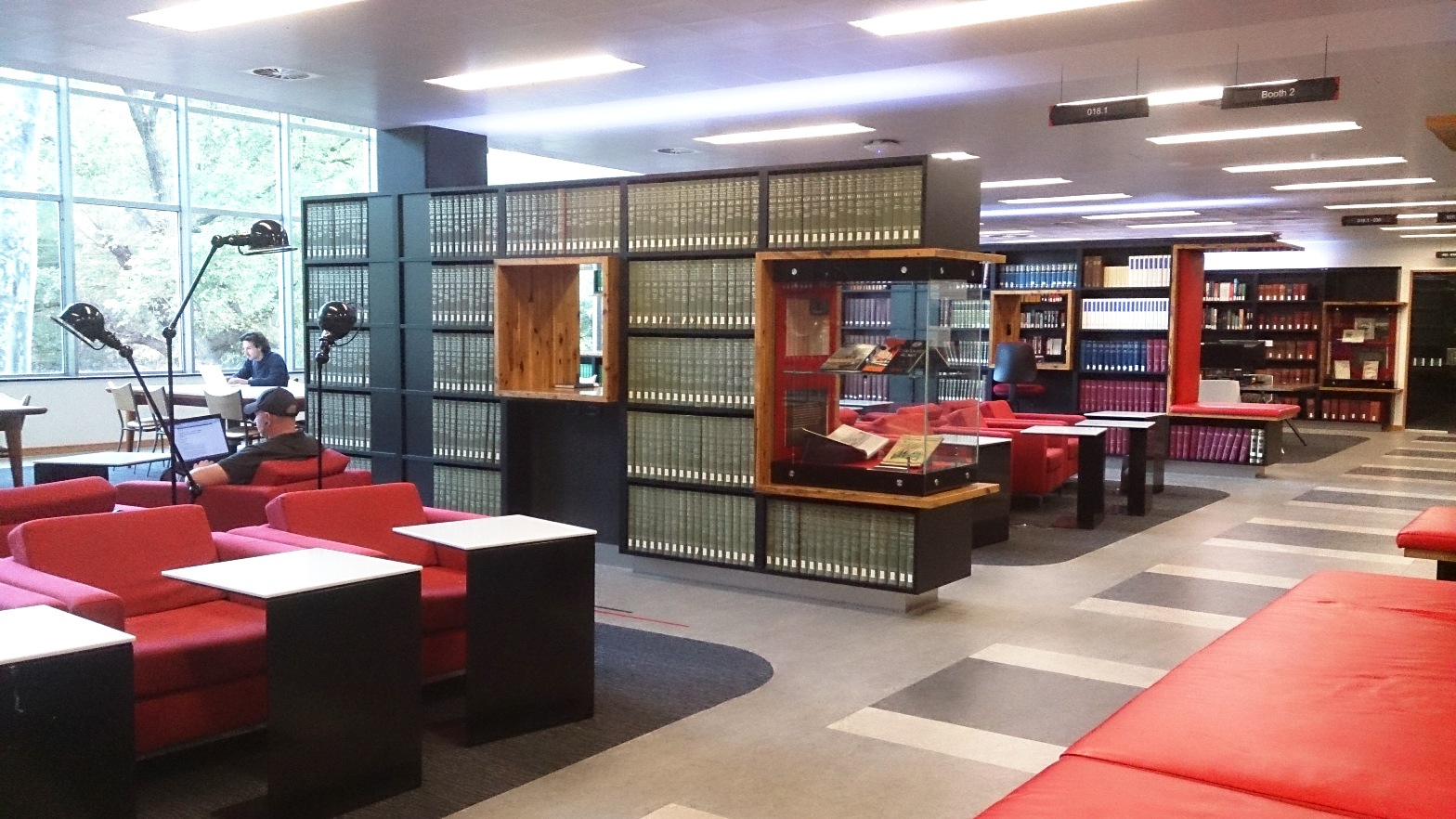 Inside_Baillieu_Library_in_January,_2014.jpg