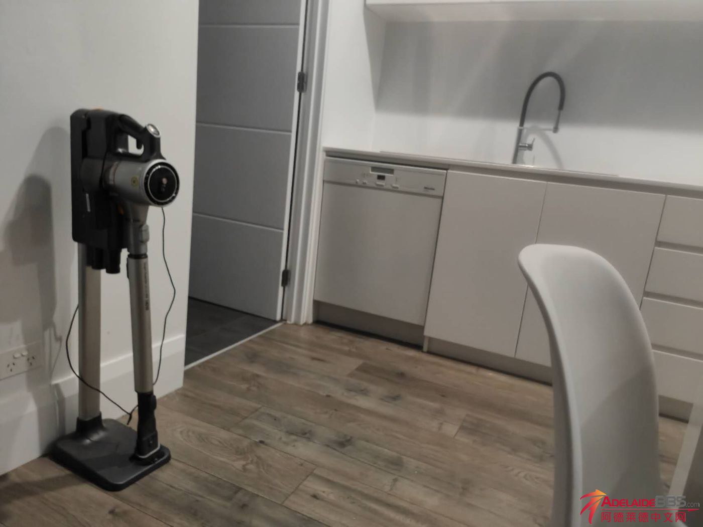 Vaccum Cleaner.jpg