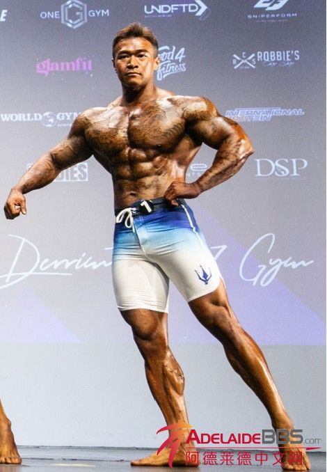 2025 ifbb front pose.jpg